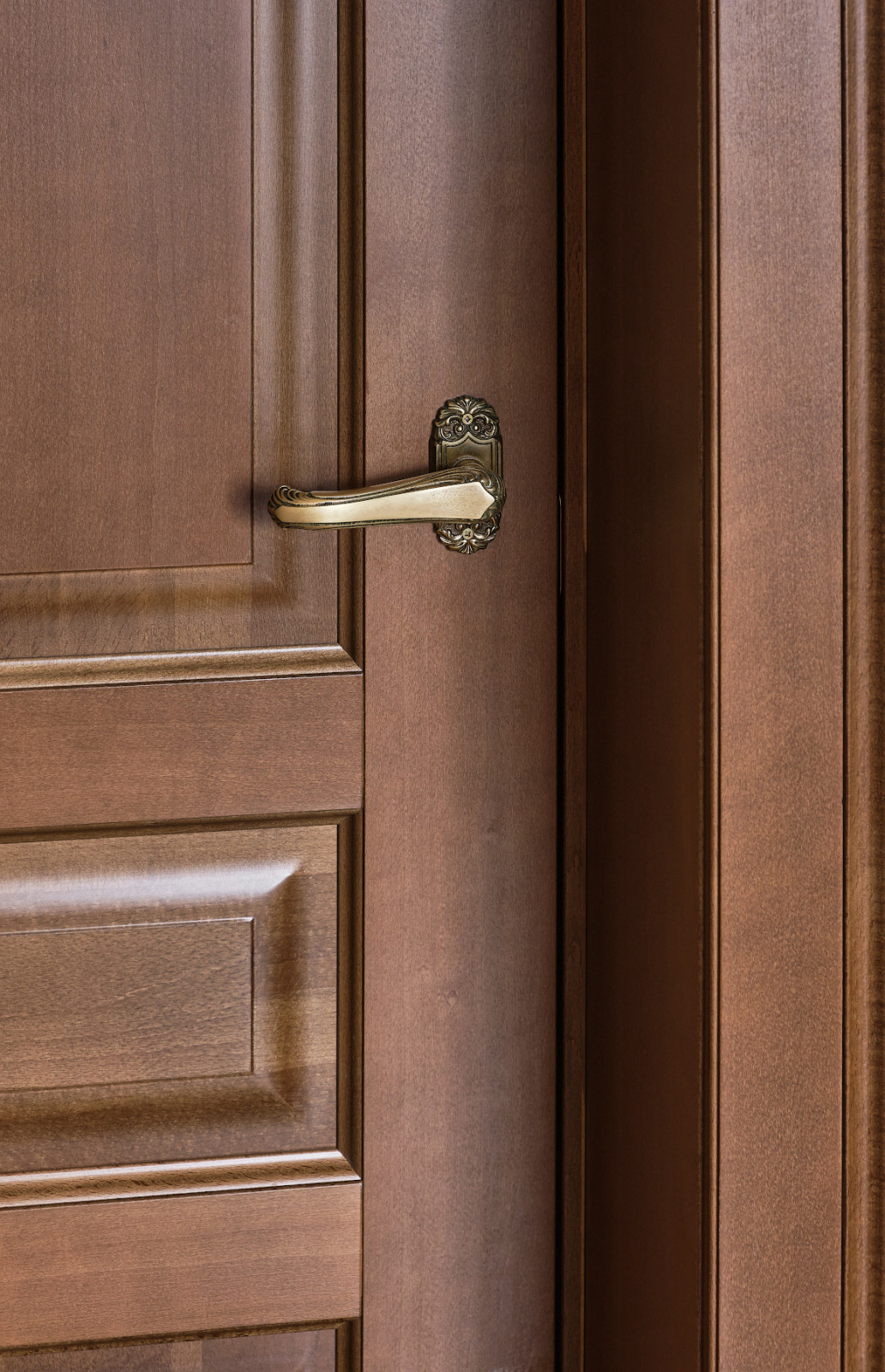 Модели Стимул и Премьер в отделке Ольха Орех