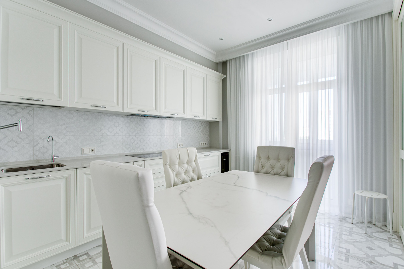 "СОВРЕМЕННАЯ ЕВРОПЕЙСКАЯ КЛАССИКА", ДИЗАЙН-ПРОЕКТ В 3-Х КОМНАТНОЙ КВАРТИРЕ 117 М