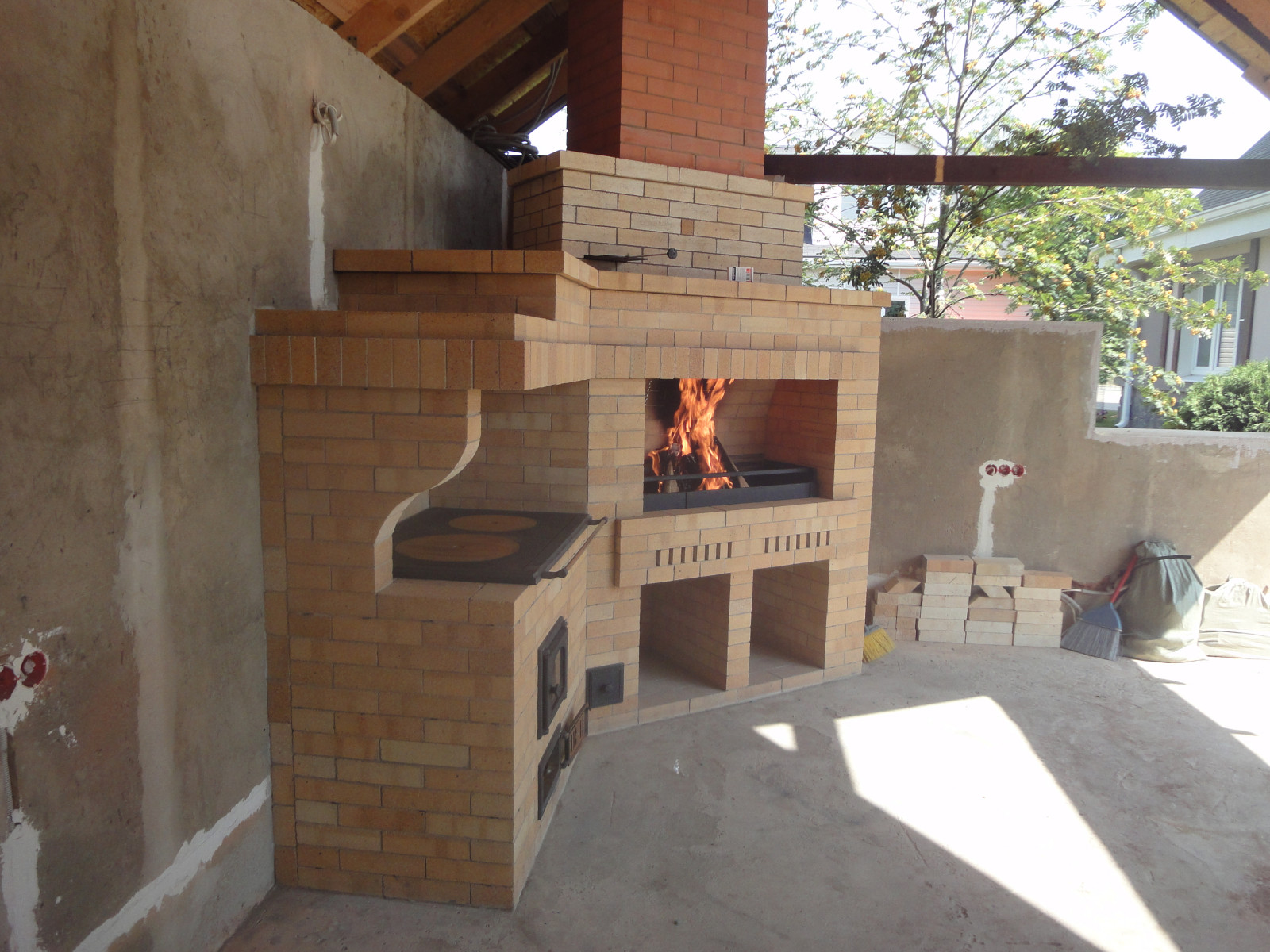 Угловой комплекс под отделку. Чуг. плита 960х630мм. (Финл.) Мангал 1000мм, чугун