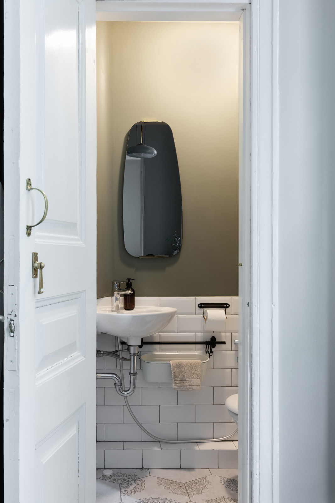 В гостях: Квартира в Петербурге – со слоном и антиквариатом