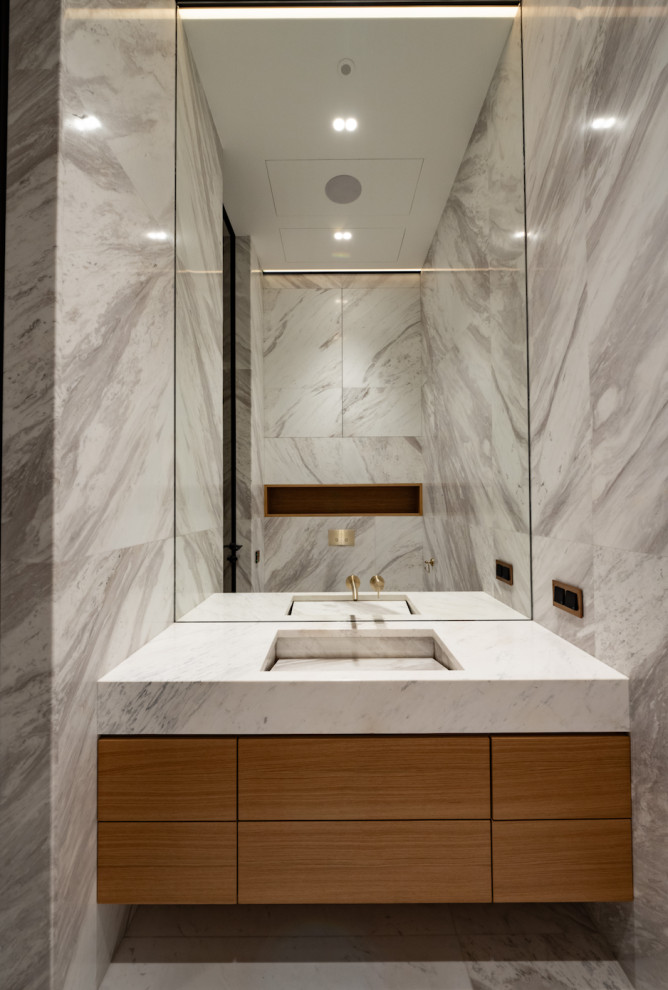 Мебельный комплект в санузел