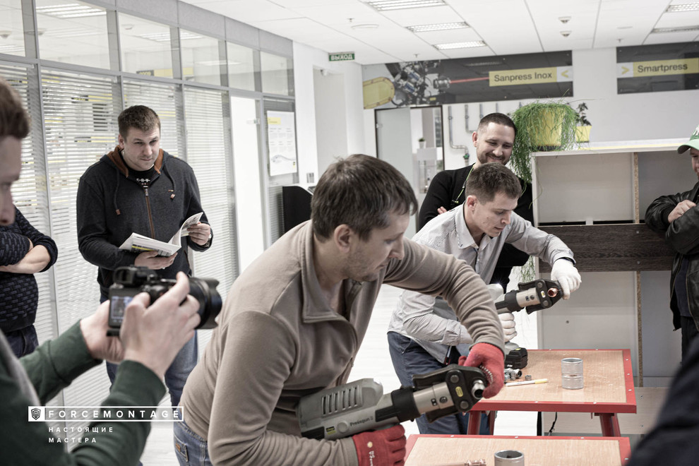 У нас работают мастера, а не модели