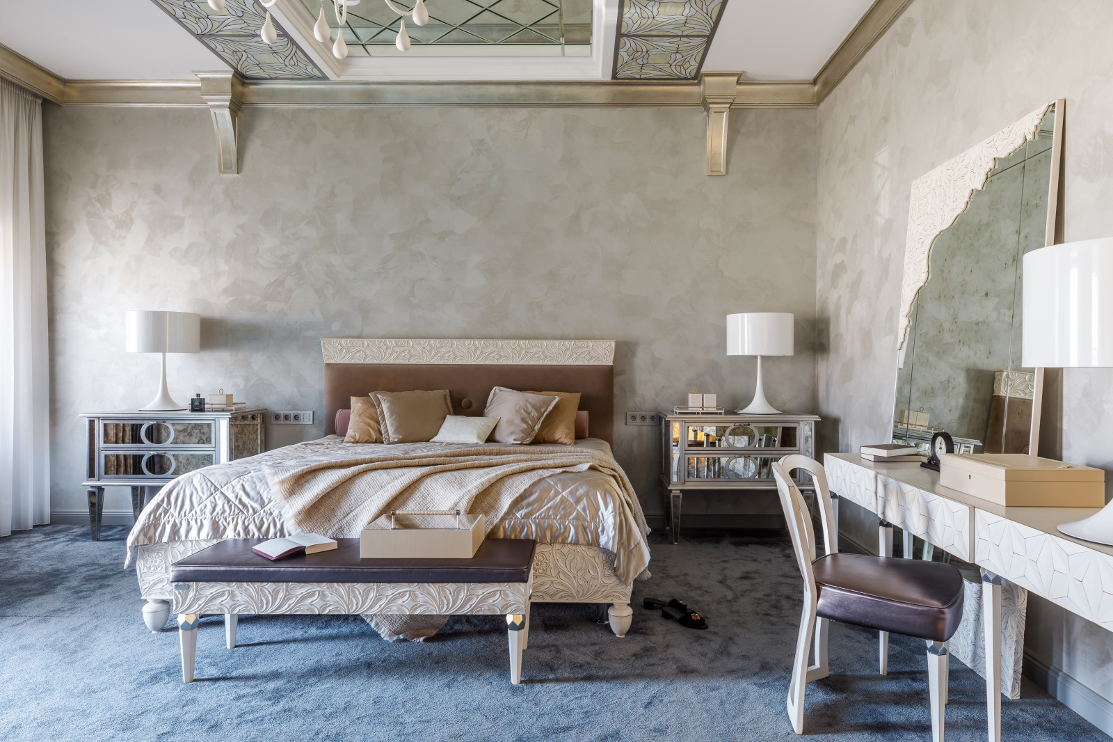 Дом с круглым окном