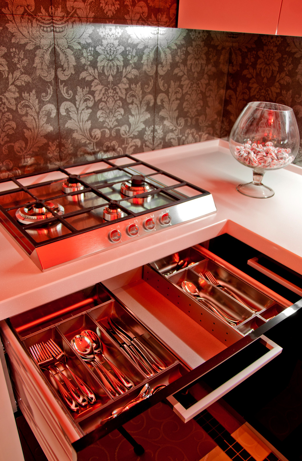 Вспышки красного