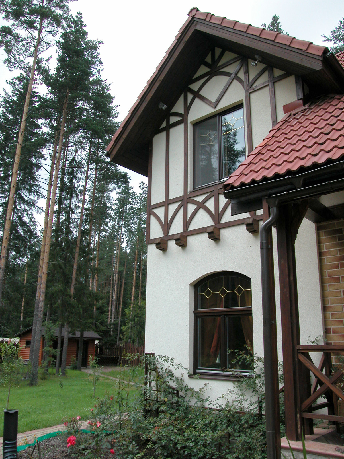 Частный особняк по индивидуальному  проекту. Пос. Рощино. Ленинградская обл.