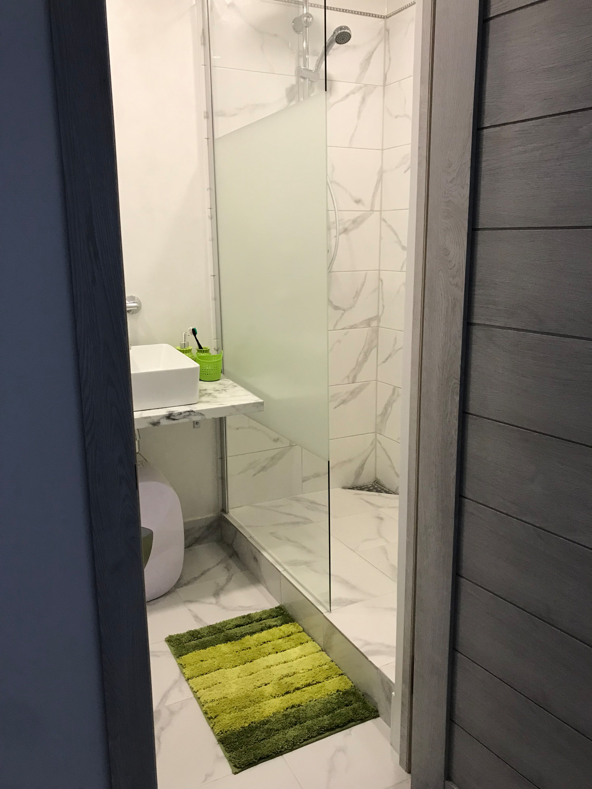 Душевая за стелом