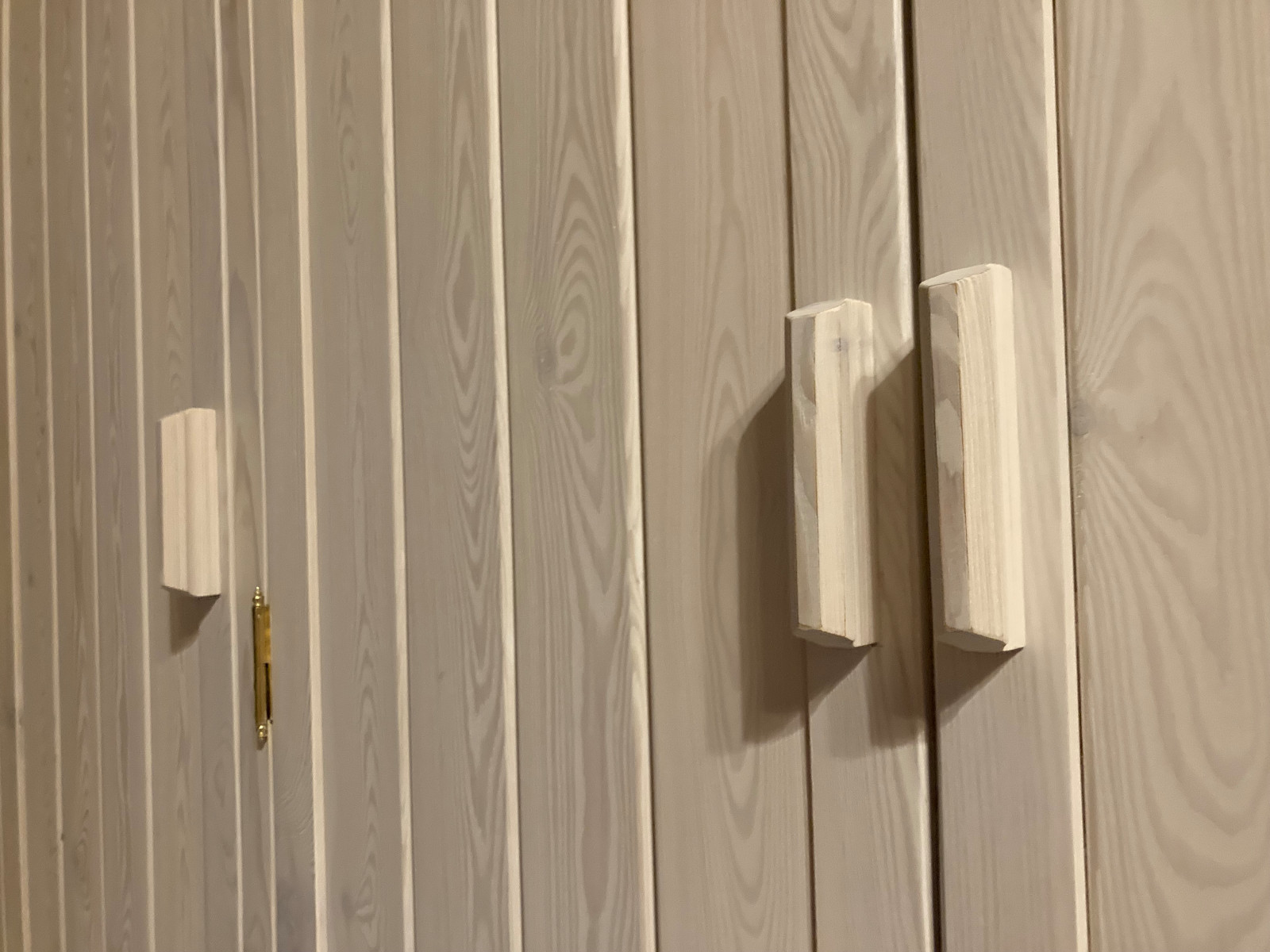 Обложка проекта: Шкаф под крышу.