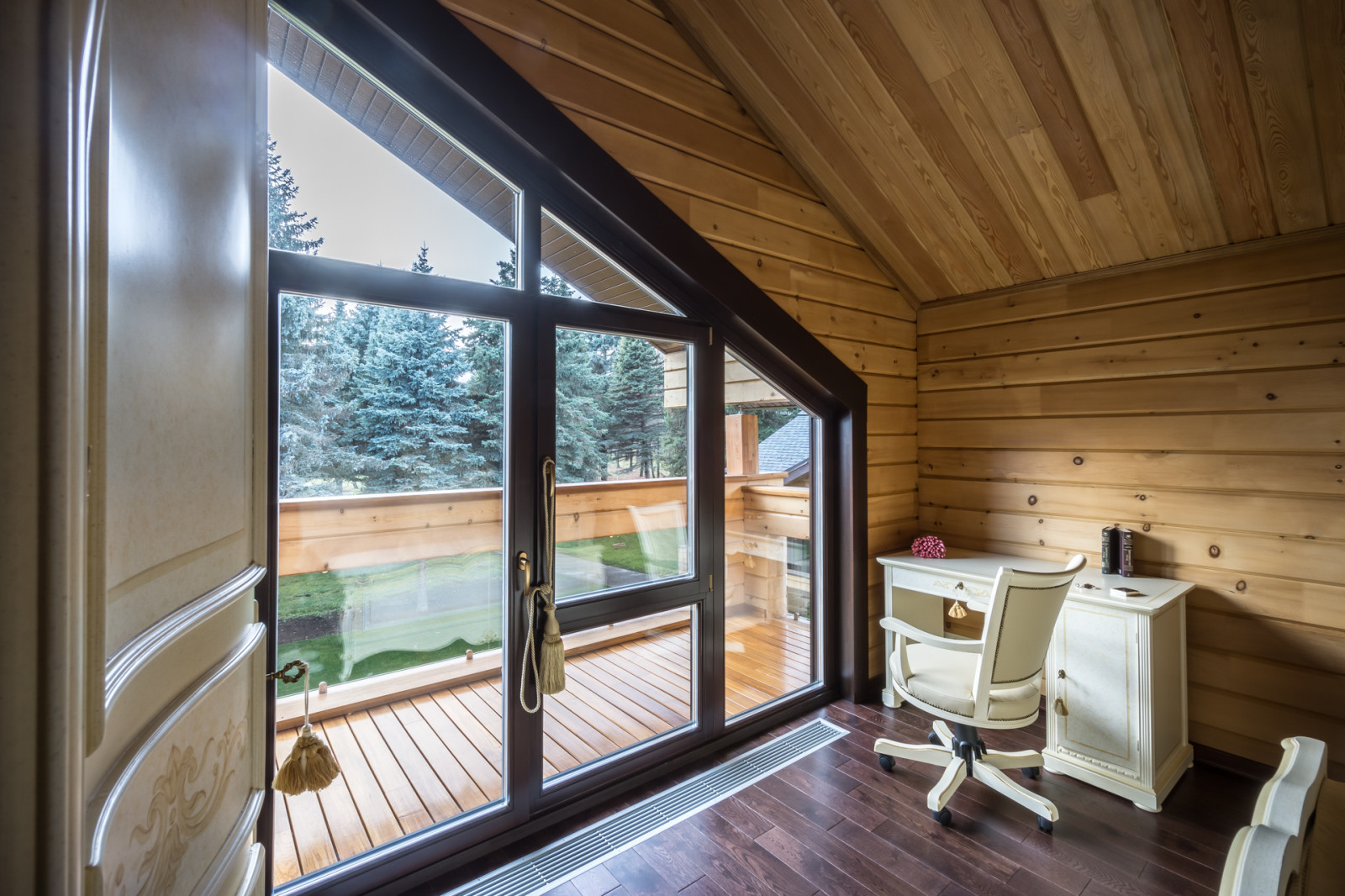 Дом из кедра