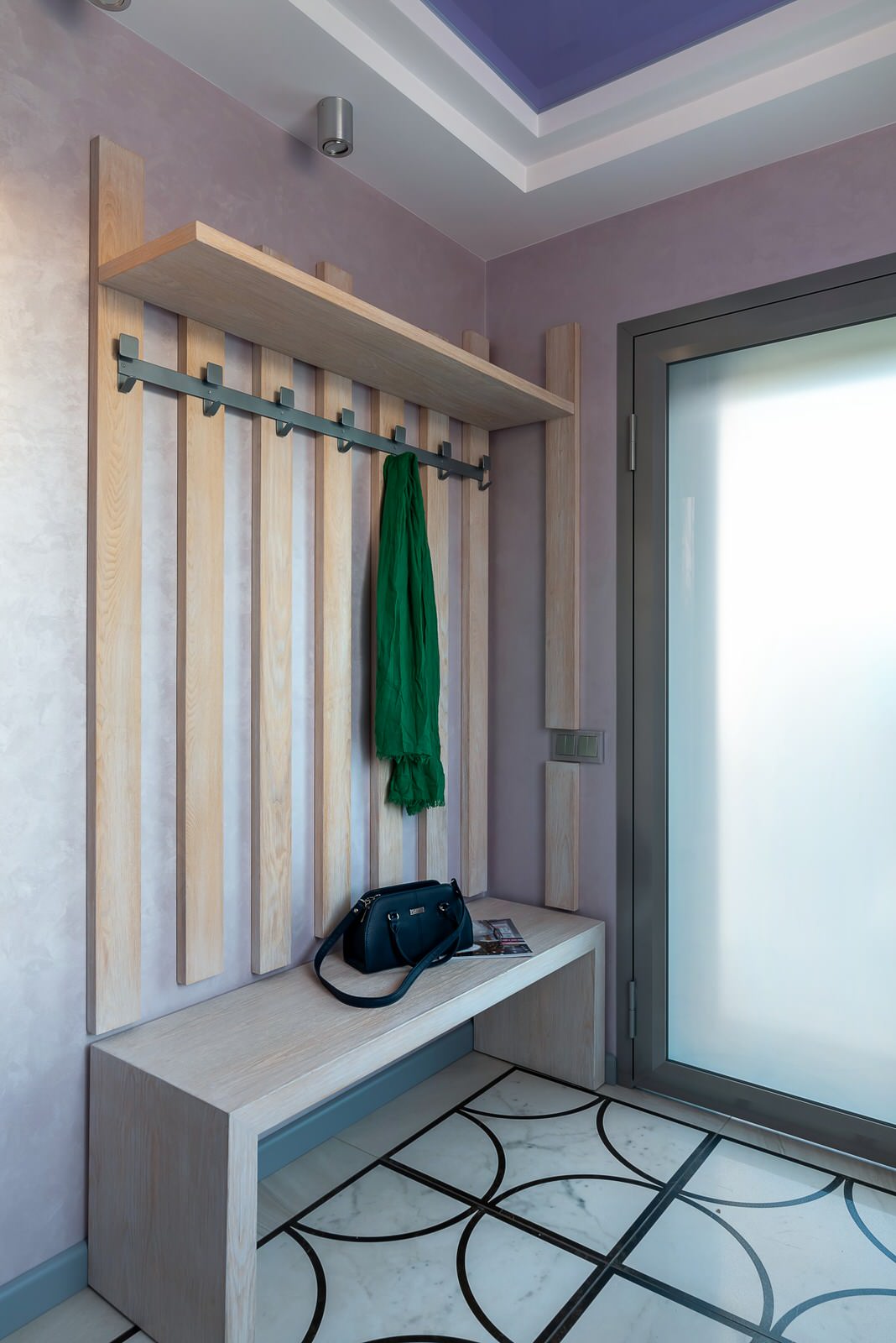 Дом с ирисом