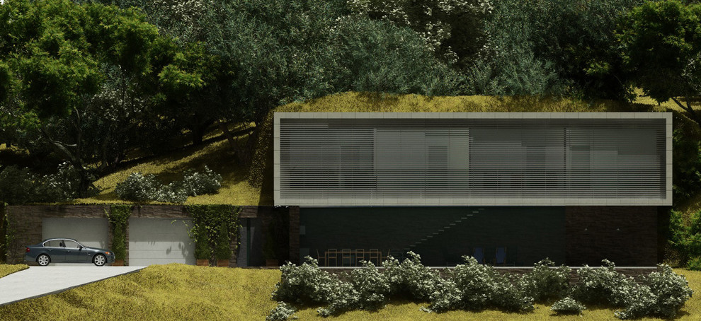 Дом на склоне