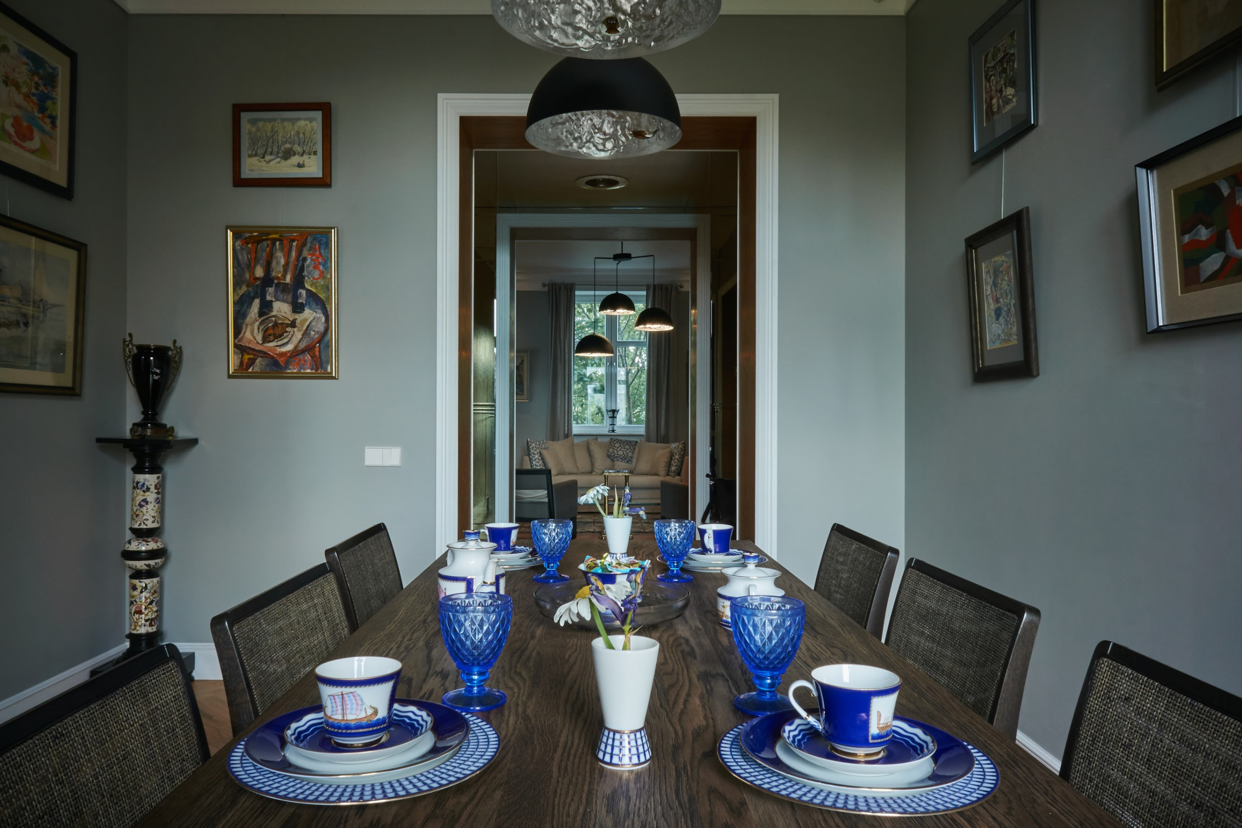 Houzz тур: Интерьер с коллекцией живописи в доме по проекту Жолтовского