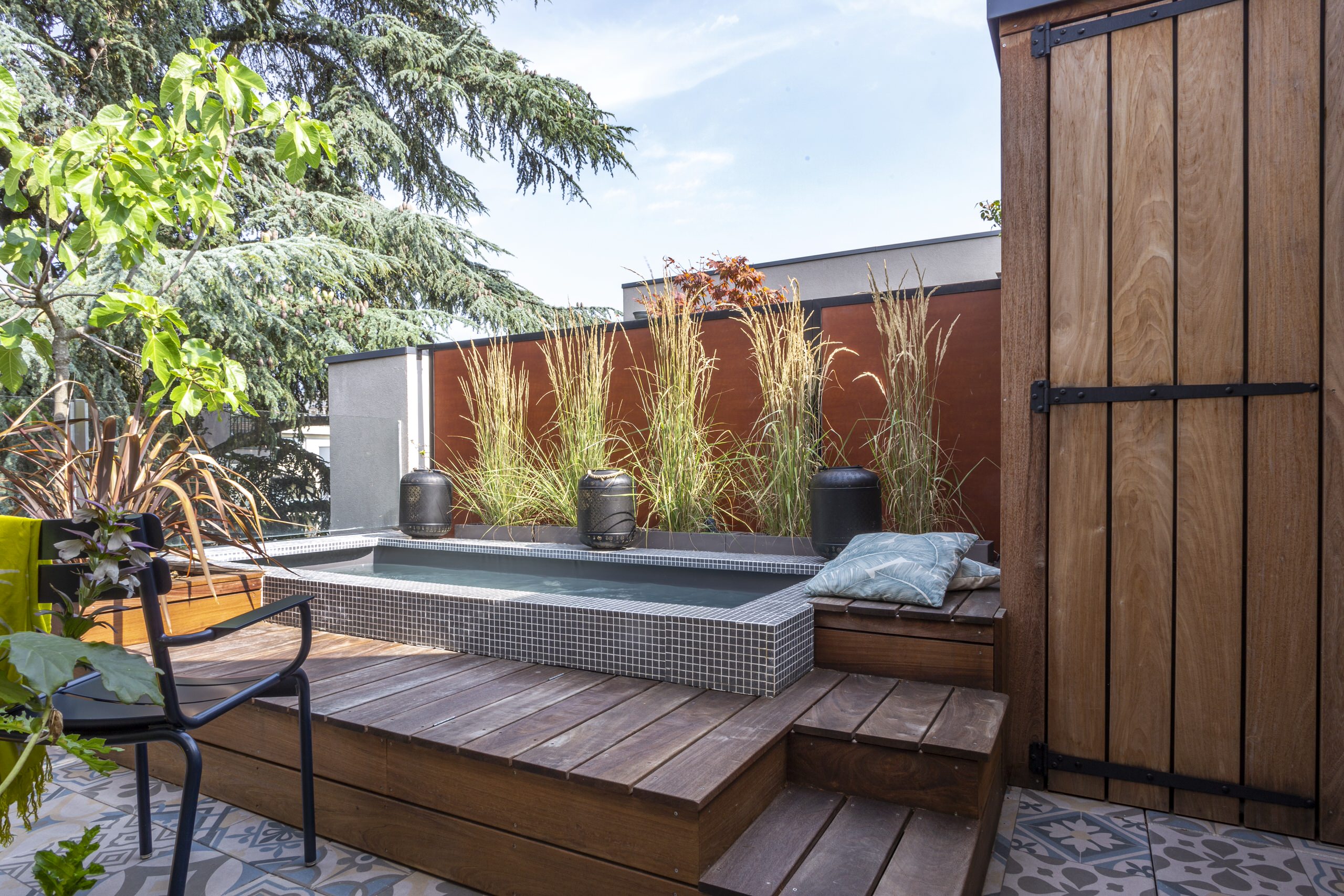 До и после: Квартира под Лионом с бассейном на террасе