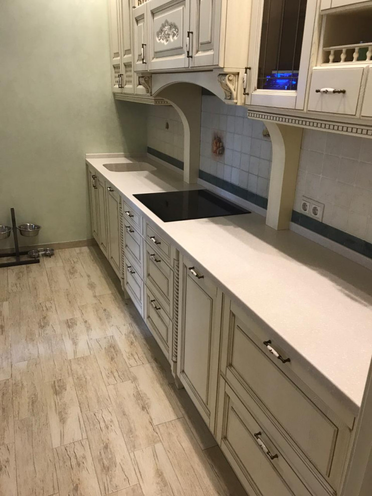 Столешницы из искусственного камня для просторной кухни