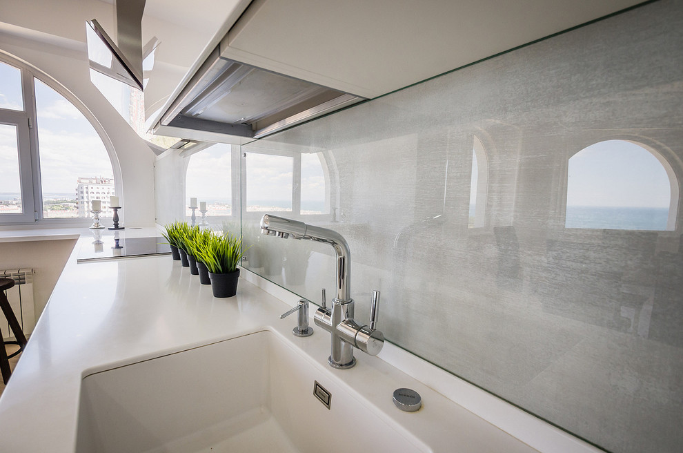 Монохромная кухня