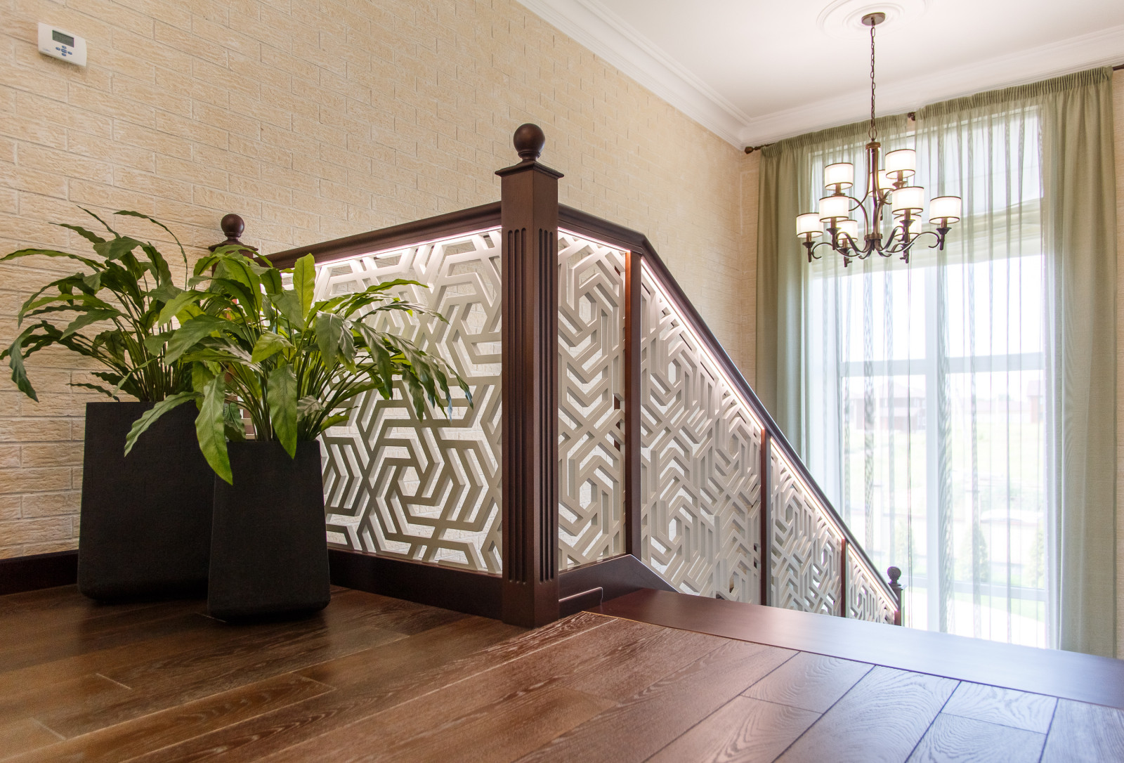 Интерьер загородного дома с двусветным пространством