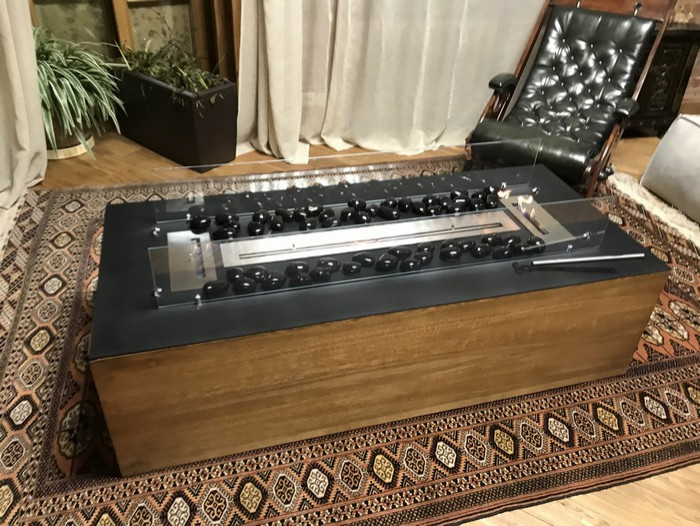 Журнальный стол с биокамином Oak под заказ