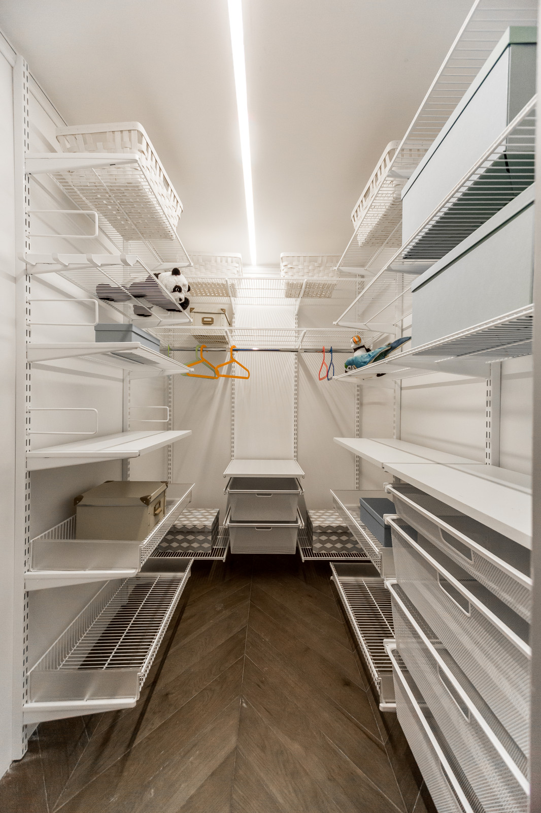 Спальня с гардеробной в Кубе