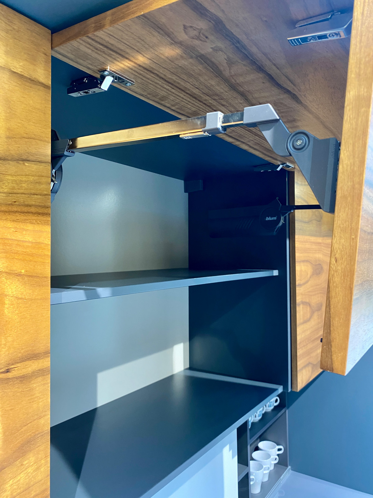 Кухня "PROFILO metallo" шпон.