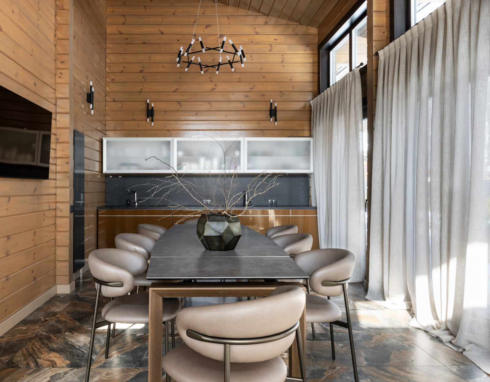 Загородный дом в стиле шале.