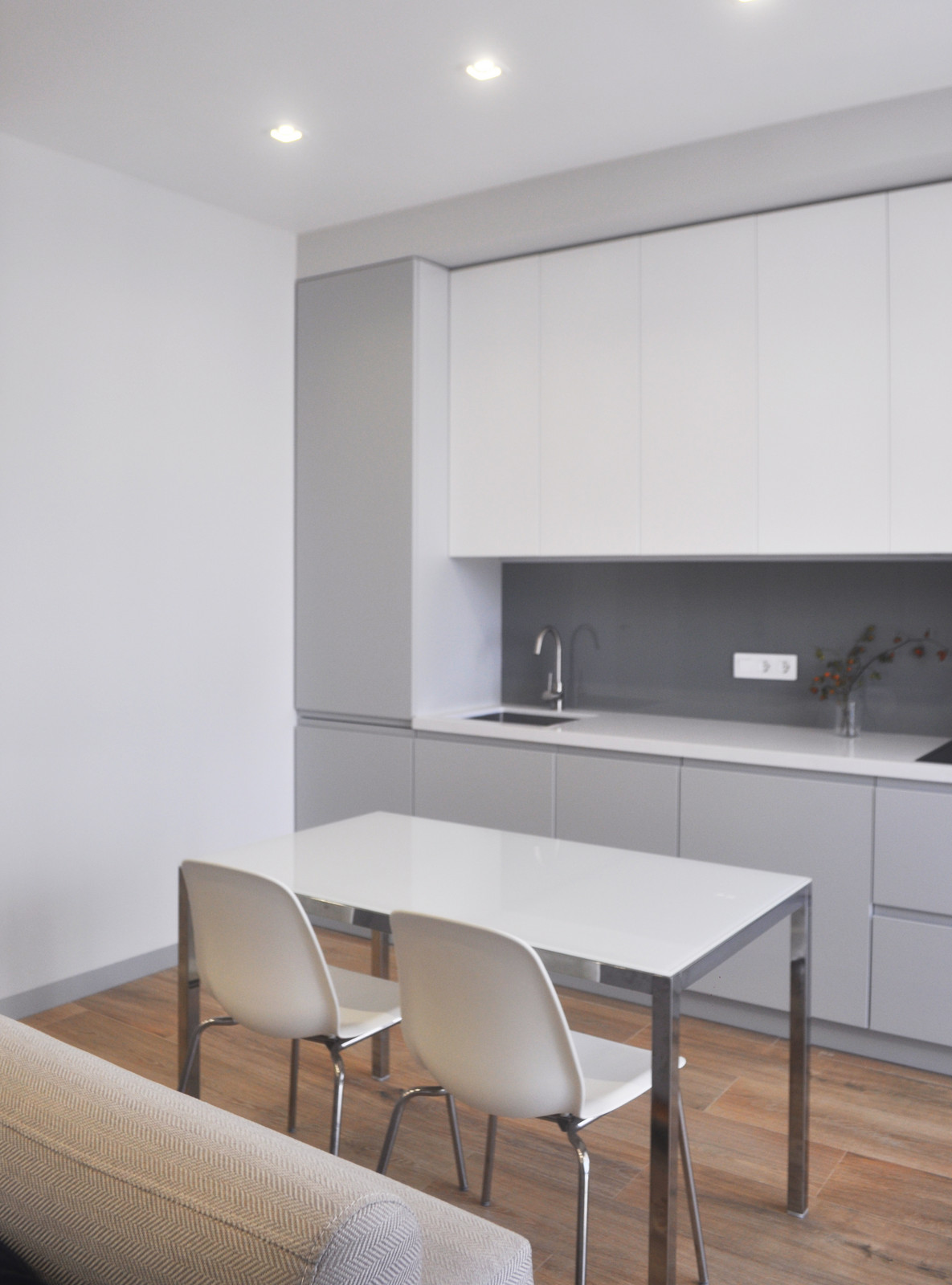 Стильная квартира для молодой семьи с чудесным песиком!