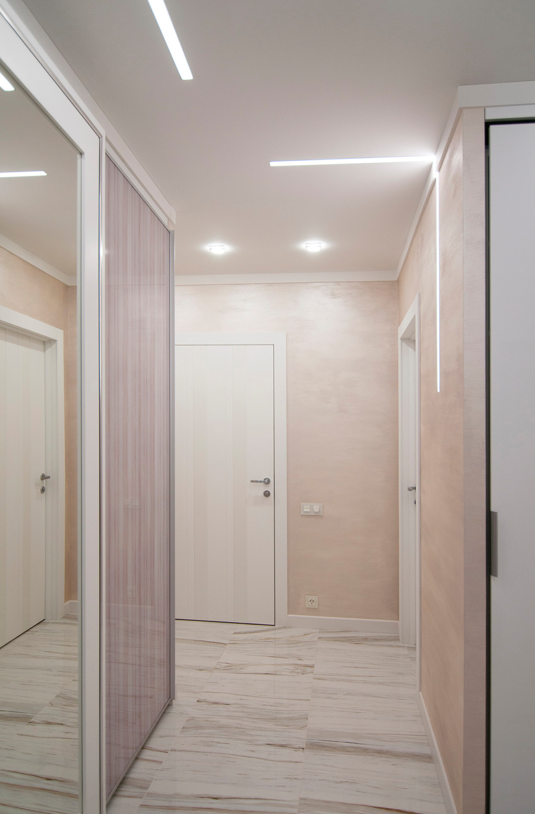 современная квартира 102 кв.м. г.Москва  . жизнь над мегаполисом.