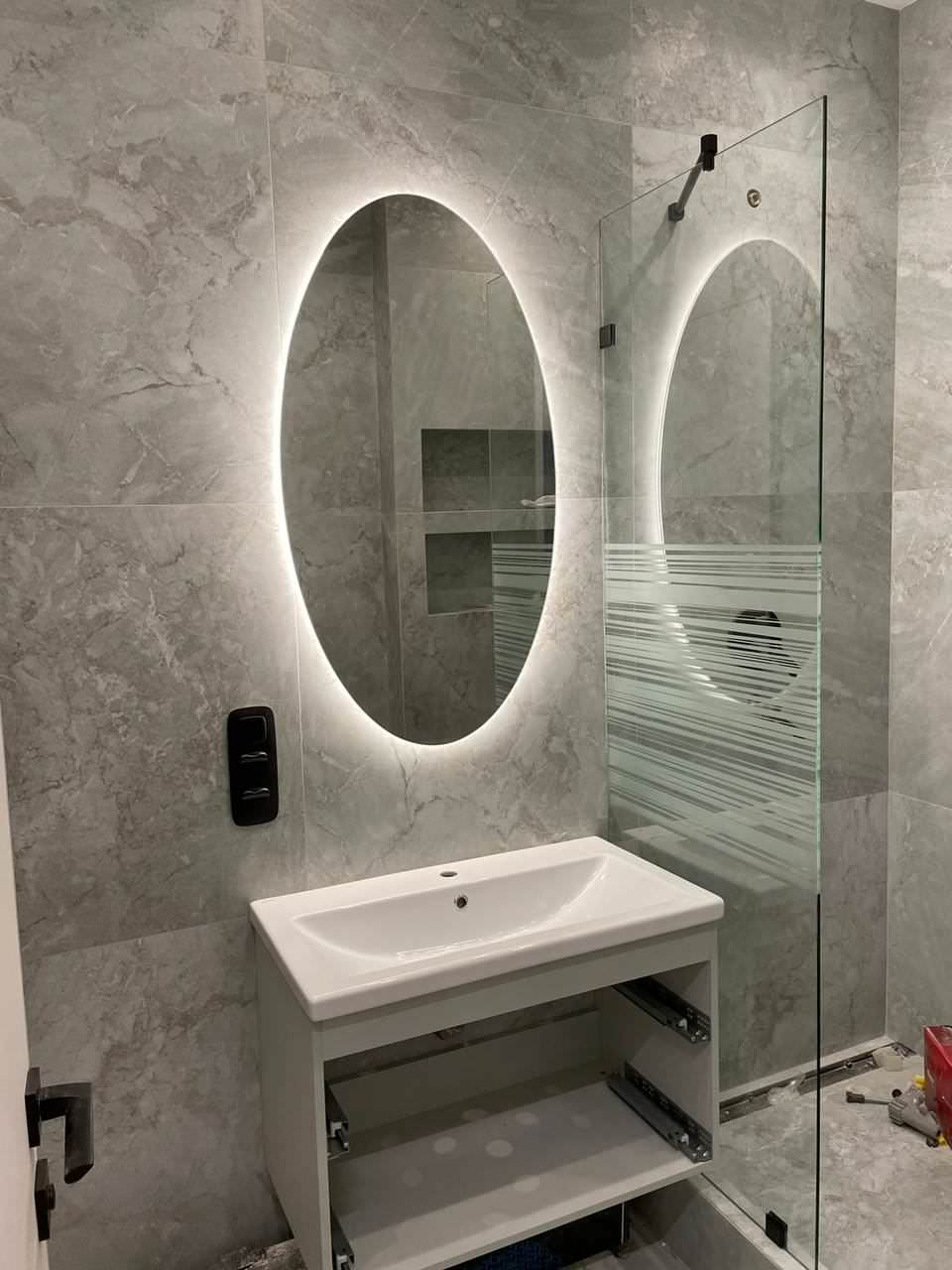 Обложка проекта: Зеркало овальное в ванную.