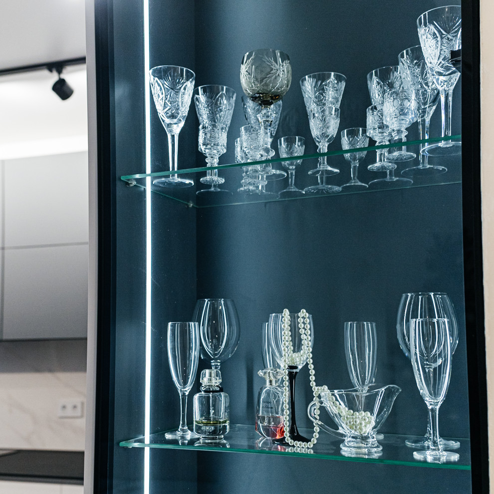 Угловая кухня с фасадами Fenix