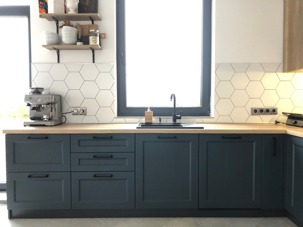 Серая кухня в современном стиле