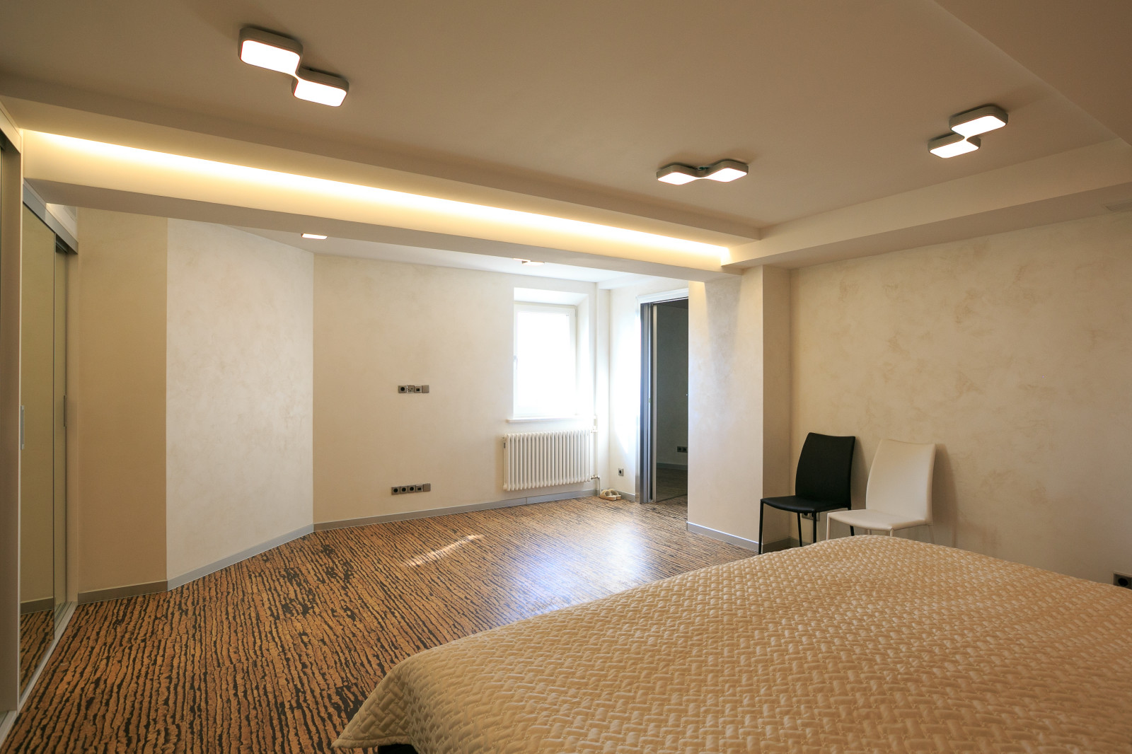 Переделка технического помещения в жилую зону - площадь - 140 м2