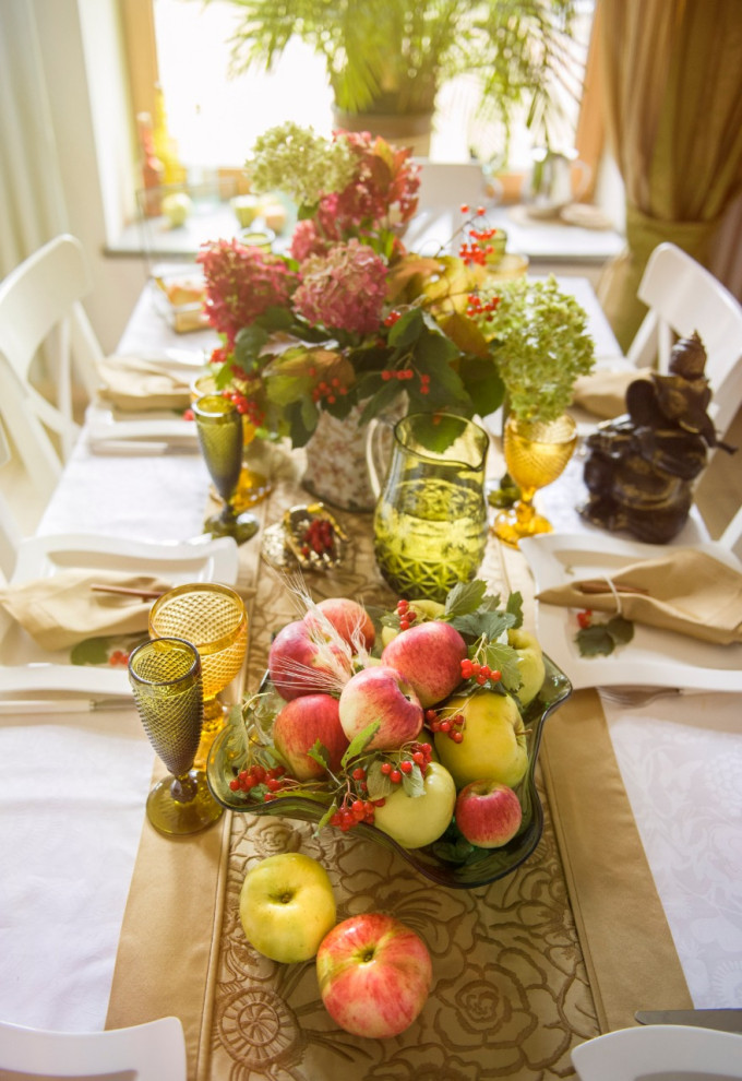 Осенняя сервировка стола в загородном доме