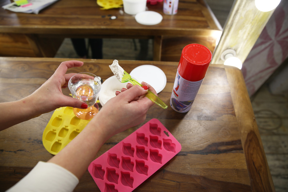 Своими руками: Магниты-валентинки из гипса к 14 февраля