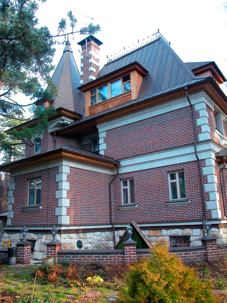 Дом в стиле европейского историзма. МО, Малаховка.