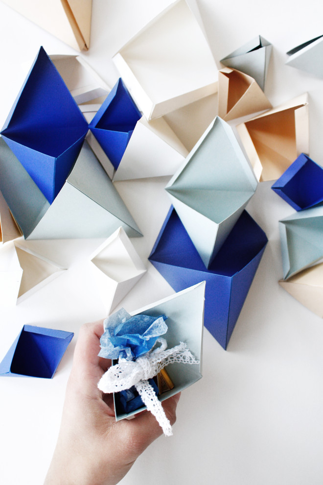 Фотоохота: Ёлки из бумаги, которые можно сделать за час