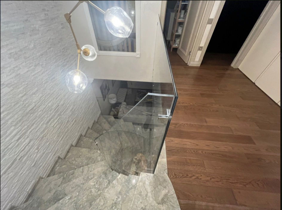 Стеклянные ограждения на лестницу