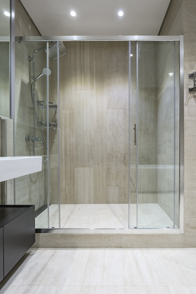 Современный проект с 2 спальнями в серых тонах.