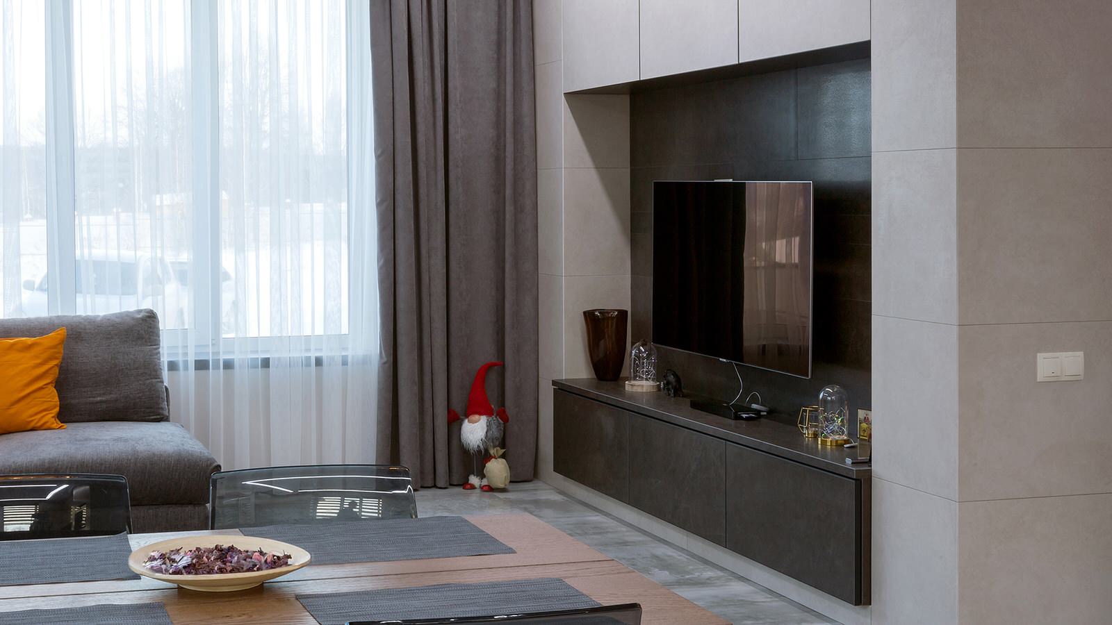 Кухня-гостиная из керамики, текстуры камень, цемент, металл