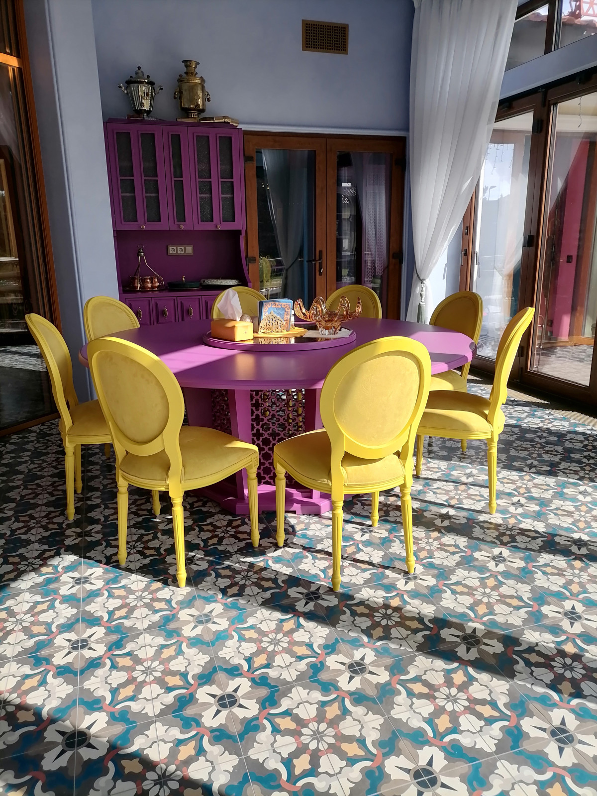 Интерьер дома в восточном стиле с бассейном и хаммамом