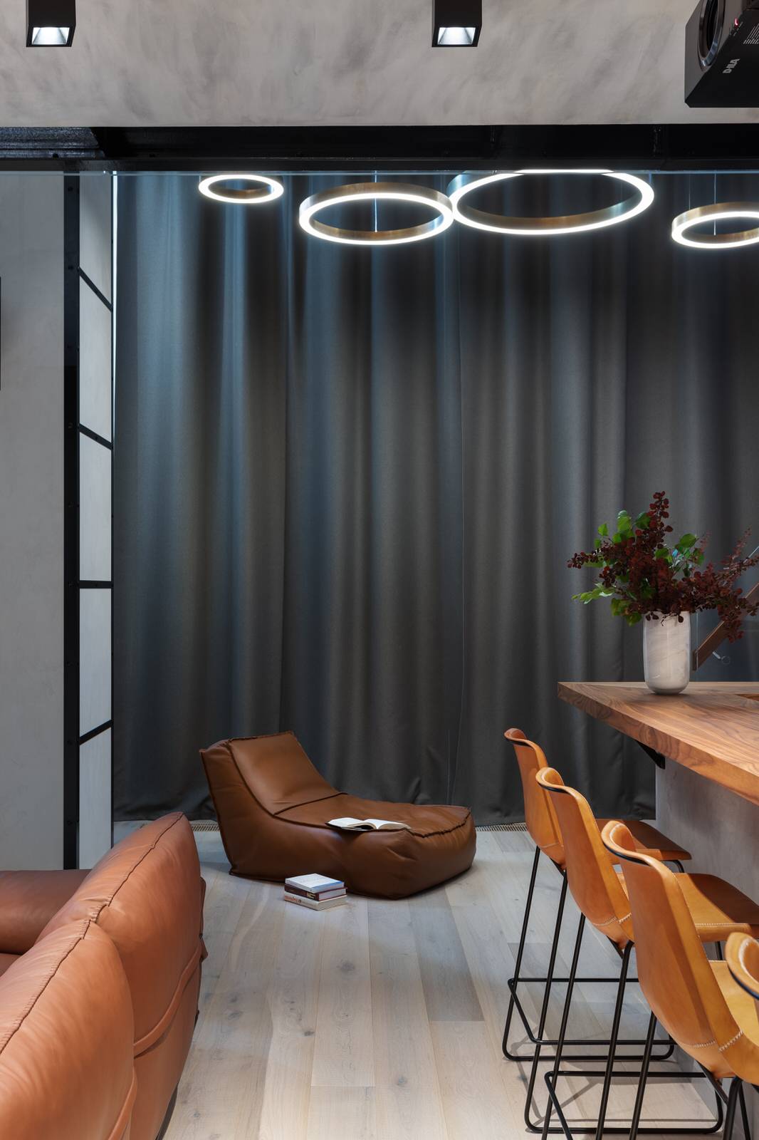 Дизайн двухуровневой квартиры в стиле лофт