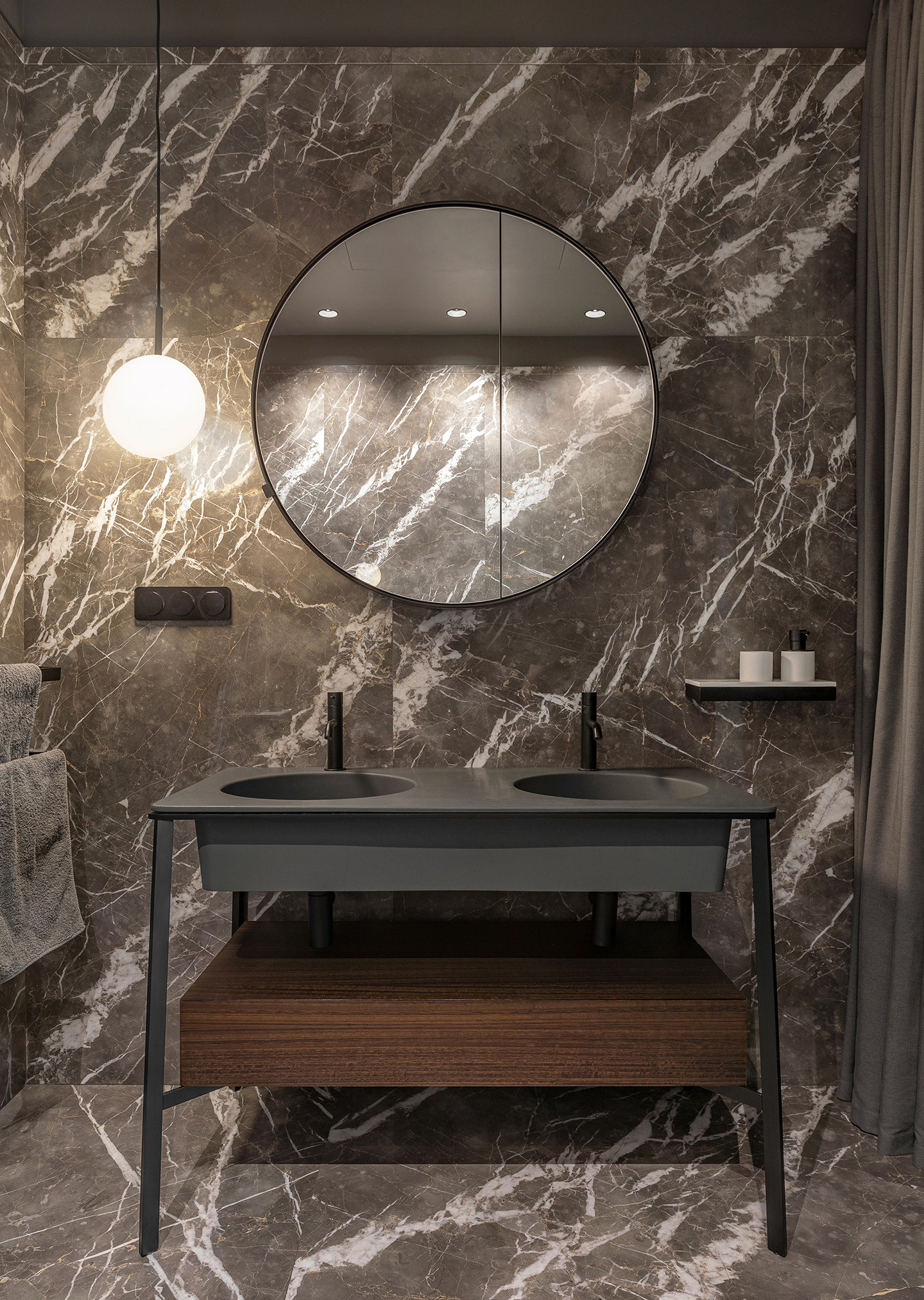 Houzz тур: Минимализм, неоклассика и редкие сорта камня