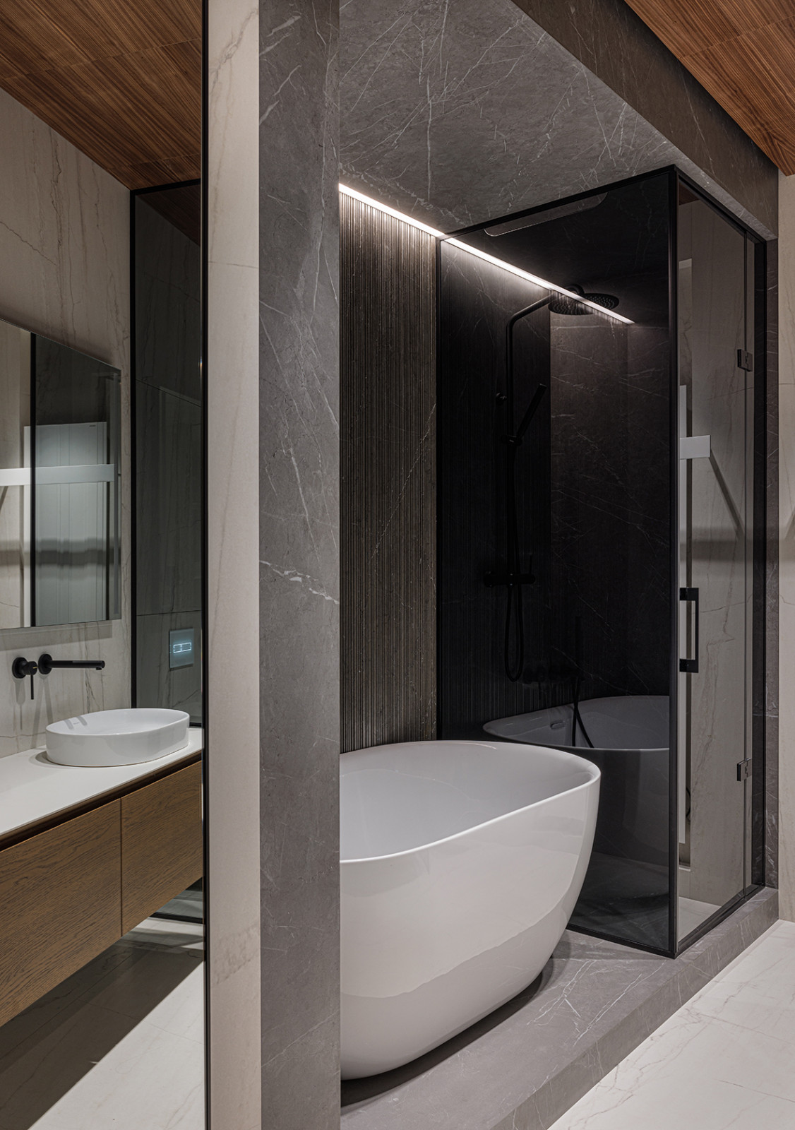 Монохромная квартира 90 м2 на Садовом кольце