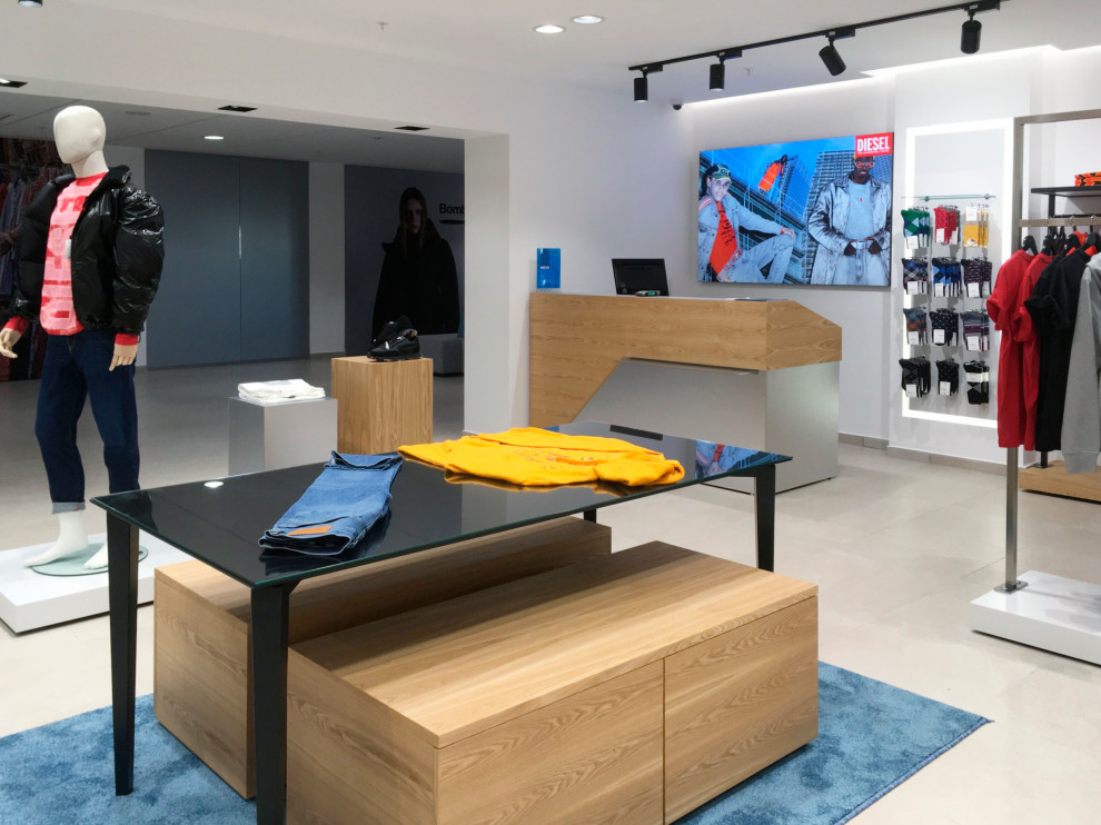 Мультибрендовый бутик "Драйв" ТК "Гостиный двор", г. Челябинск