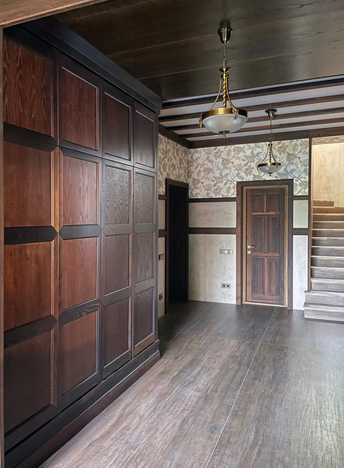 ЗАГОРОДНЫЙ ДОМ В СТИЛЕ "СТАРОЙ АНГЛИИ" _ФРАГМЕНТЫ РЕАЛИЗАЦИИ