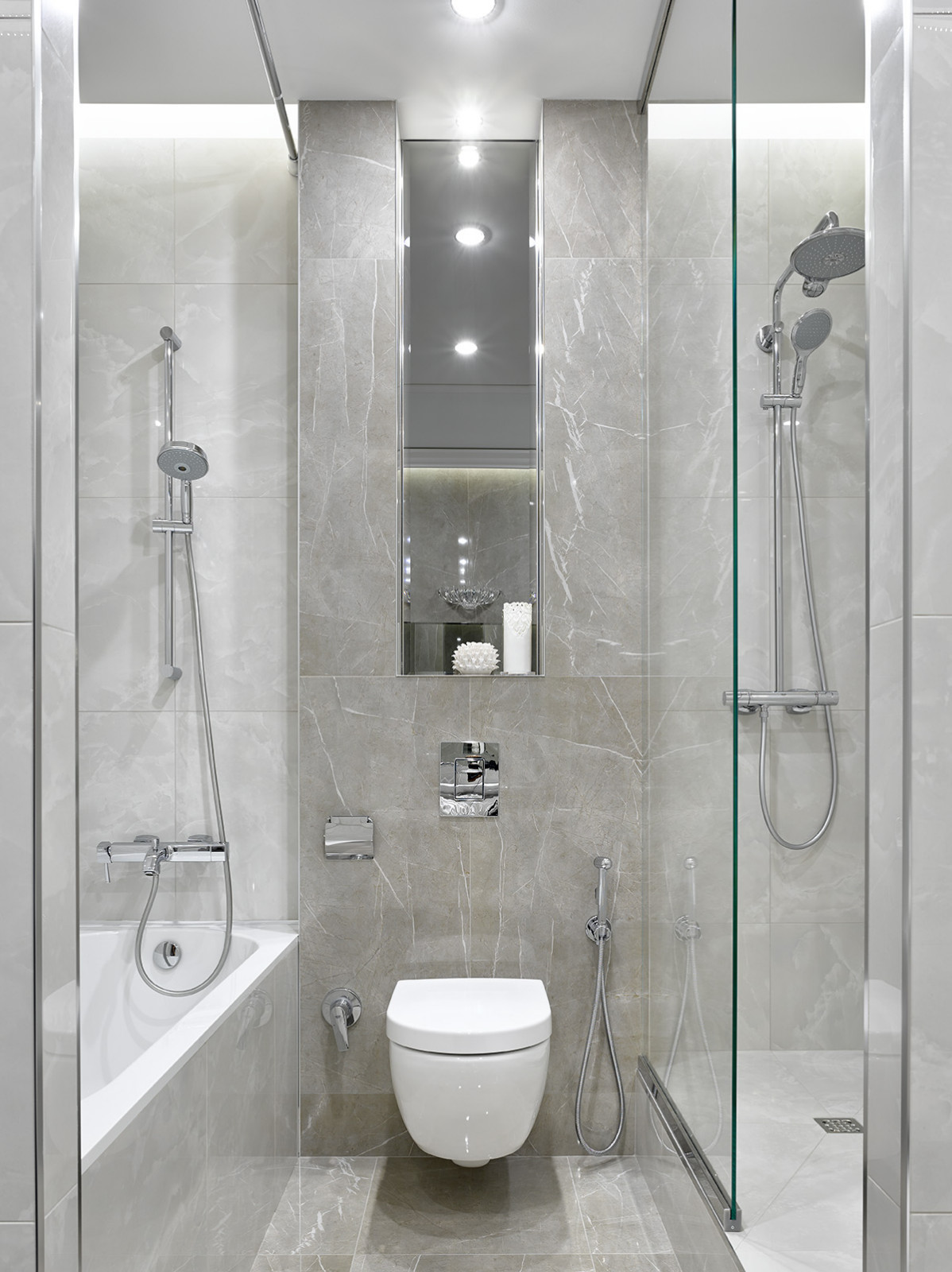 Черно-белая квартира с цветочной спальней