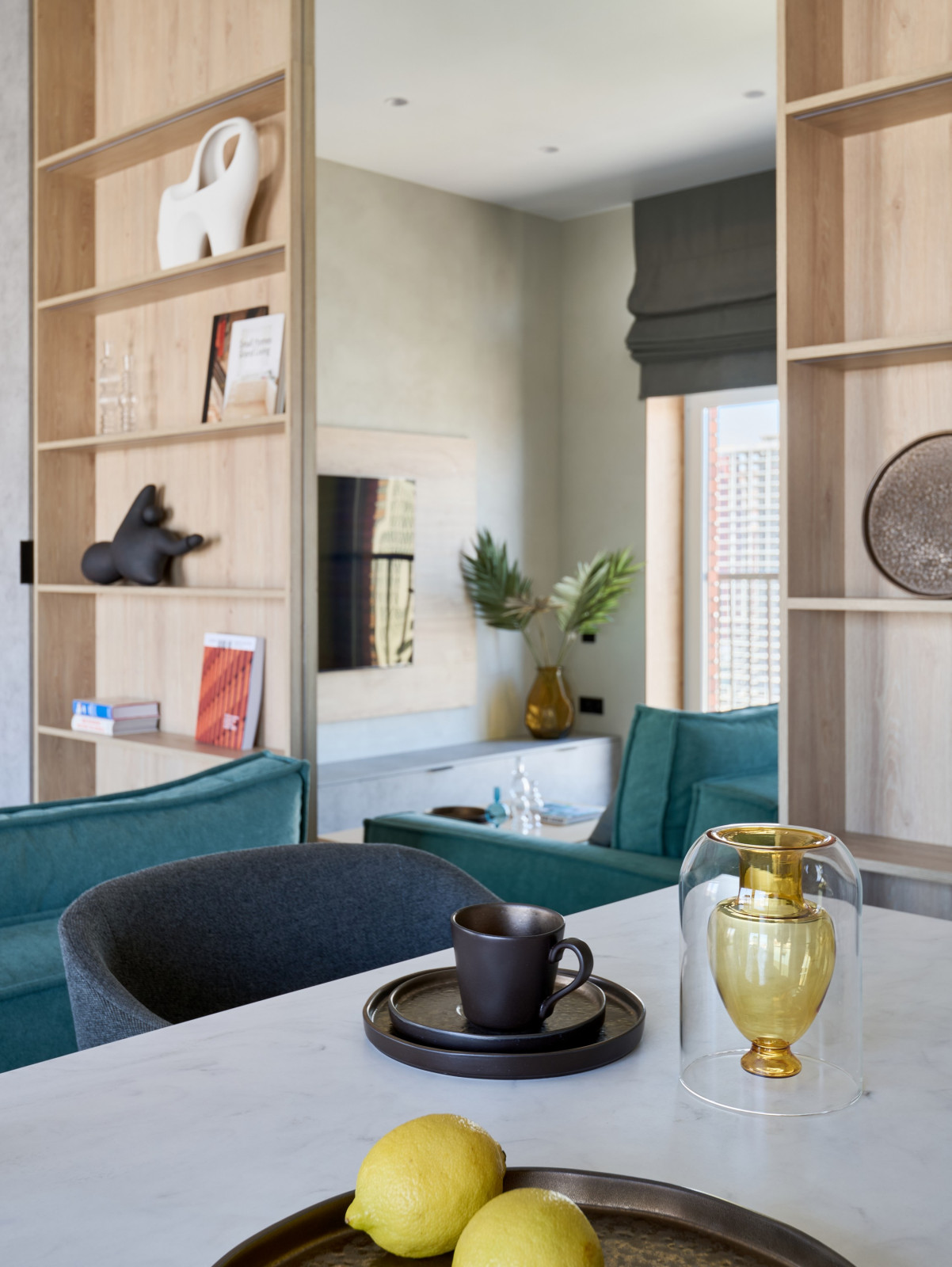 Светлая двухкомнатная квартира 60 кв.м. с панорамными окнами