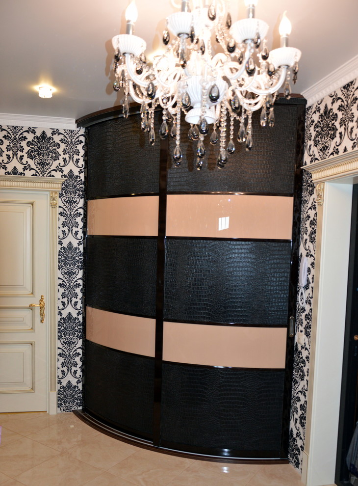 Шкаф в прихожей