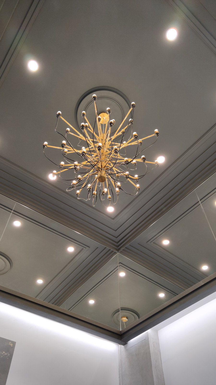 Оформление небольшого торгового центра в г.Северодвинске