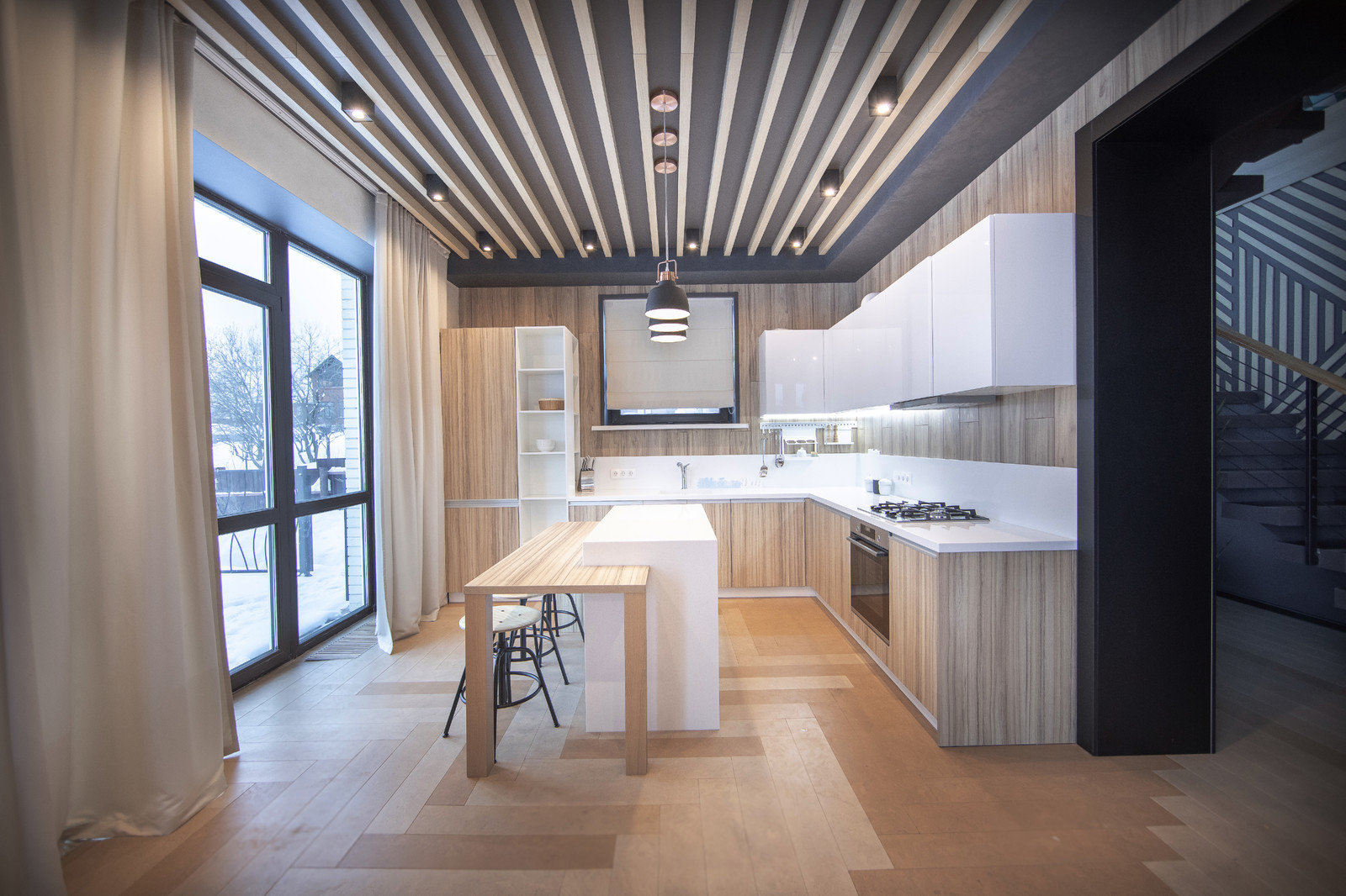 Кухня-гостиная со вторым светом