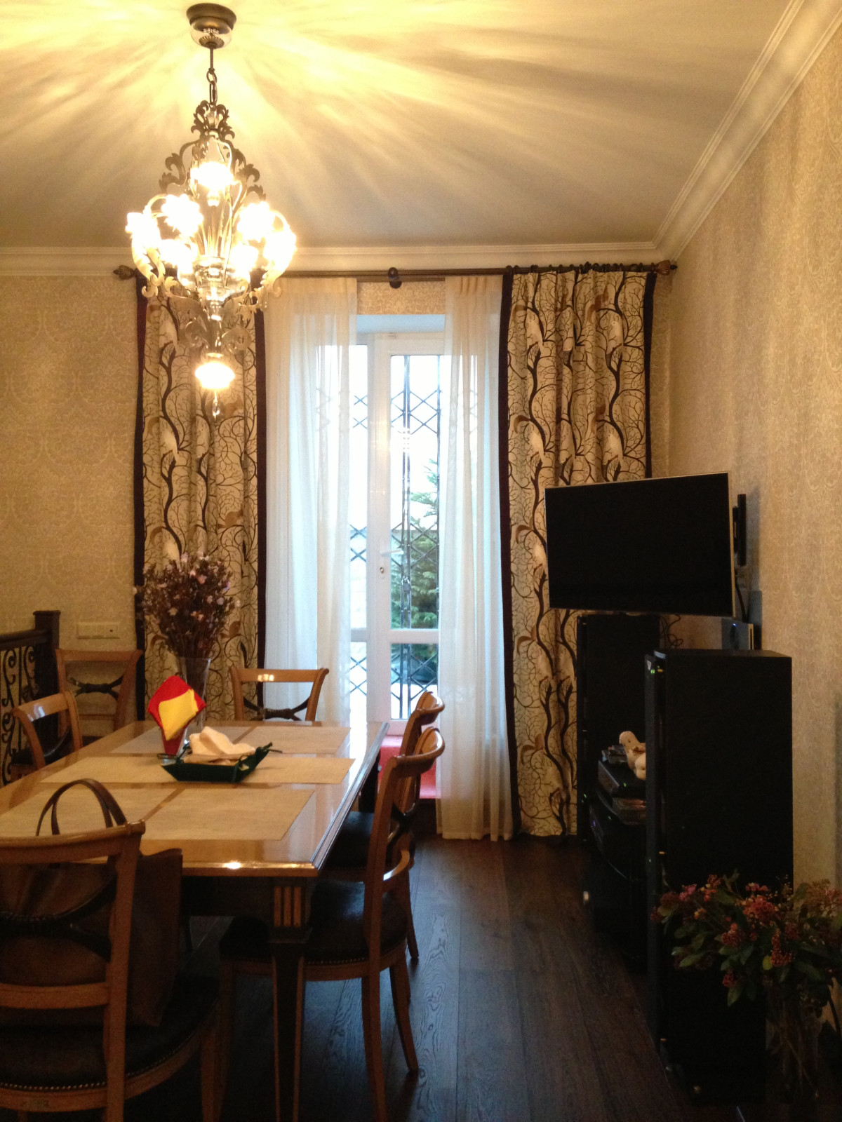 Оформление окон в 2-ухуровневой квартире