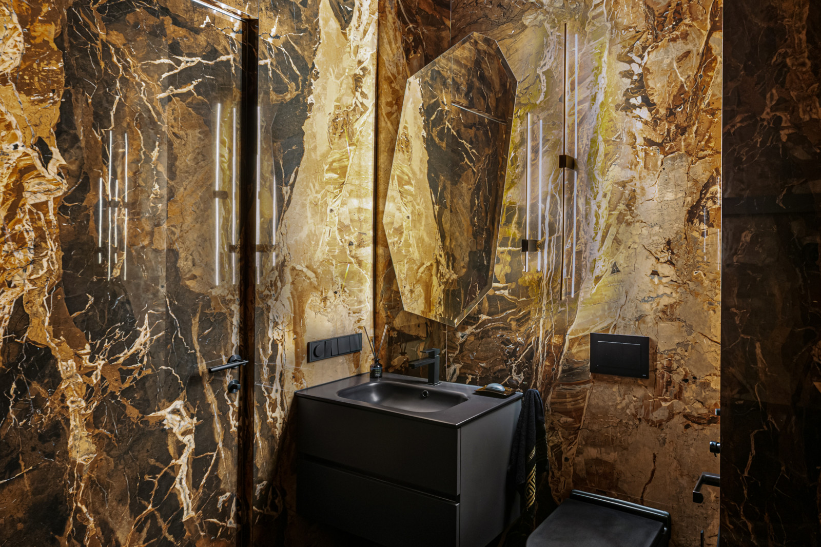 Черный интерьер 66 м.кв.