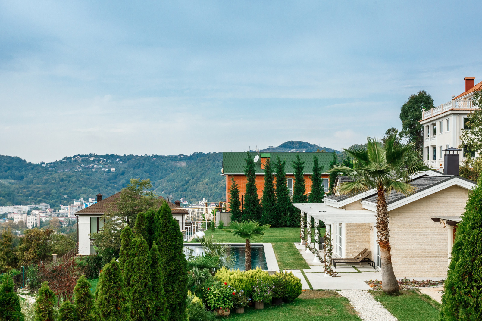 Бассейн переливного типа •Infinity• в Сочи.